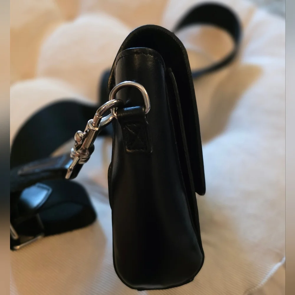 CREATURES OF COMFORT Camera Leather Crossbody Bag - Picture 10 of 13